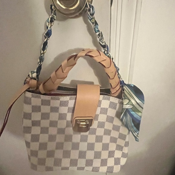 Handbag - Picture 1 of 7